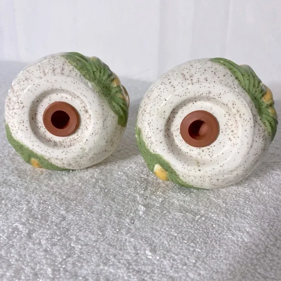 Vintage Arnels Ceramic Mushroom Salt & Pepper Shakers - Picture 9 of 10